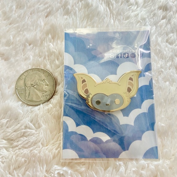 Momo Avatar The Last Airbender Enamel Pin - Picture 2 of 3